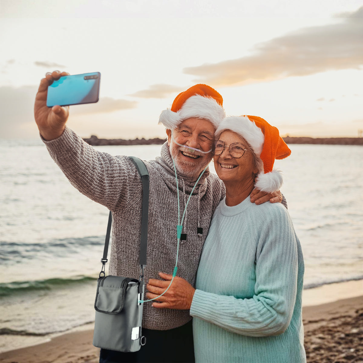 Ältere Person nutzt VARON VP-2 mobiles Sauerstoffgerät im Freien